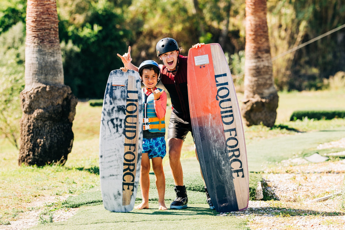 Jak wybrać idealną deskę do wakeboardingu? Przewodnik dla początkujących